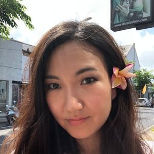 Meet your Posher, Dina